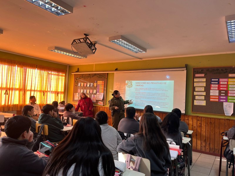 Colegio Colonos de Alerce