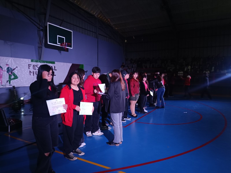 Colegio Colonos de Alerce