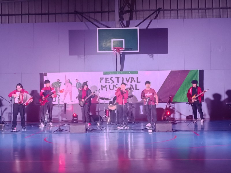 Colegio Colonos de Alerce